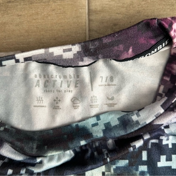 Abercrombie & Fitch Active Gamer Shirt - Picture 3 of 5